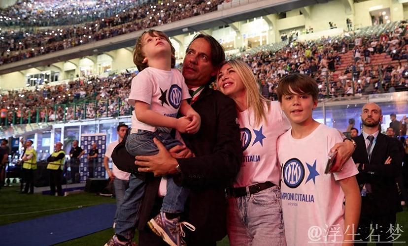 小因扎吉妻子：曾想劝他留下，但故事总有终章