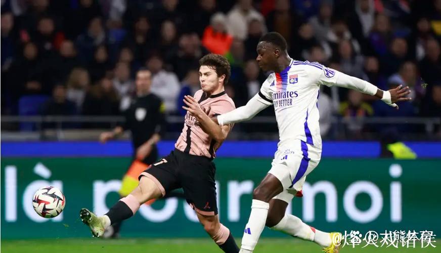 法甲-内维斯绝杀埃梅里破门 巴黎3-2里昂2分领跑 法甲-内维斯绝杀埃梅里破门 巴黎3-2里昂2分领跑
